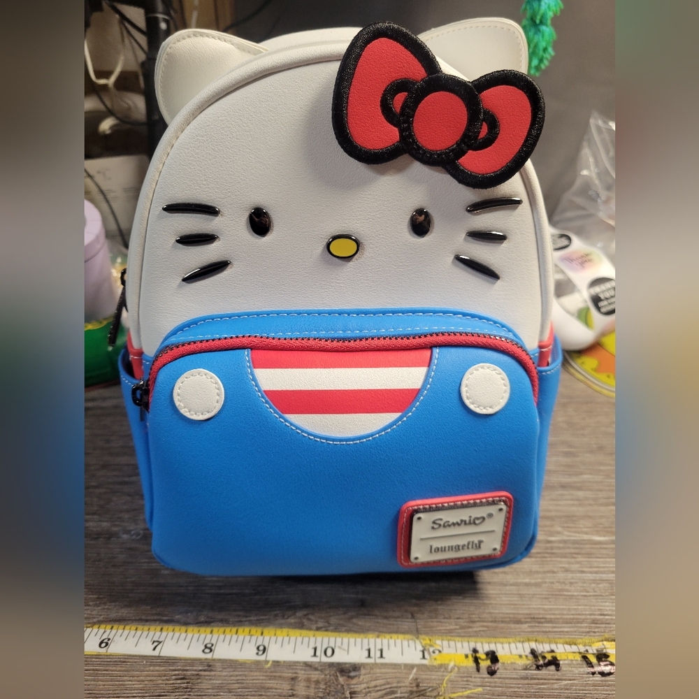 Hello‎ Kitty Loungefly NWT San Rio
